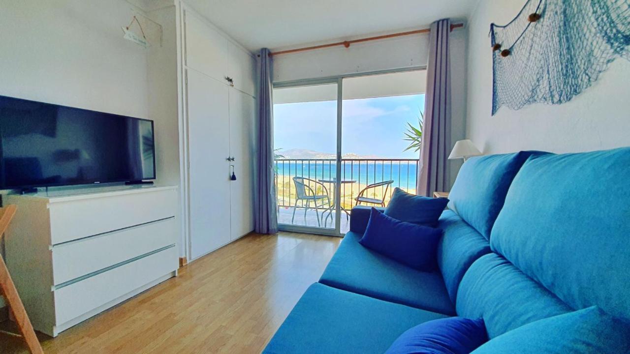 Cozy Beach-Front Studio With Amazing Sea View 엠푸리아브라바 외부 사진